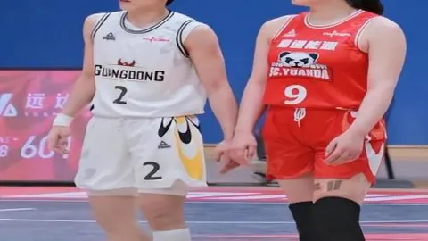 中国速滑男队世锦赛接力夺金，首获世锦赛接力金牌殊荣